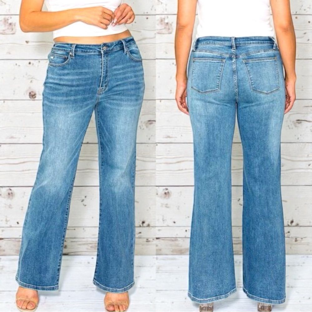 Mid-Rise Bootcut Jeans – Cat’s Whiskers – Judy Blue Style Fit – NWT (Bytos)